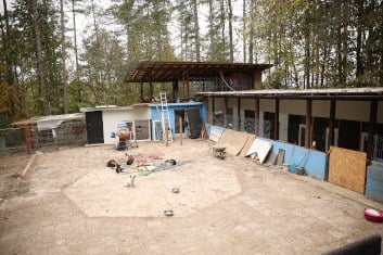 Ein Überblick über einen kleinen Teil des Shelters in Gabrovo